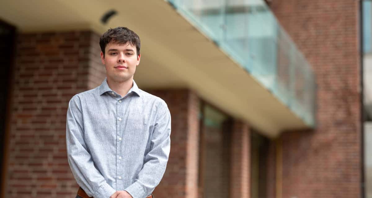 Lire la suite à propos de l’article Shane Joy First Victoria Student to Win “Canadian Rhodes Scholarship”